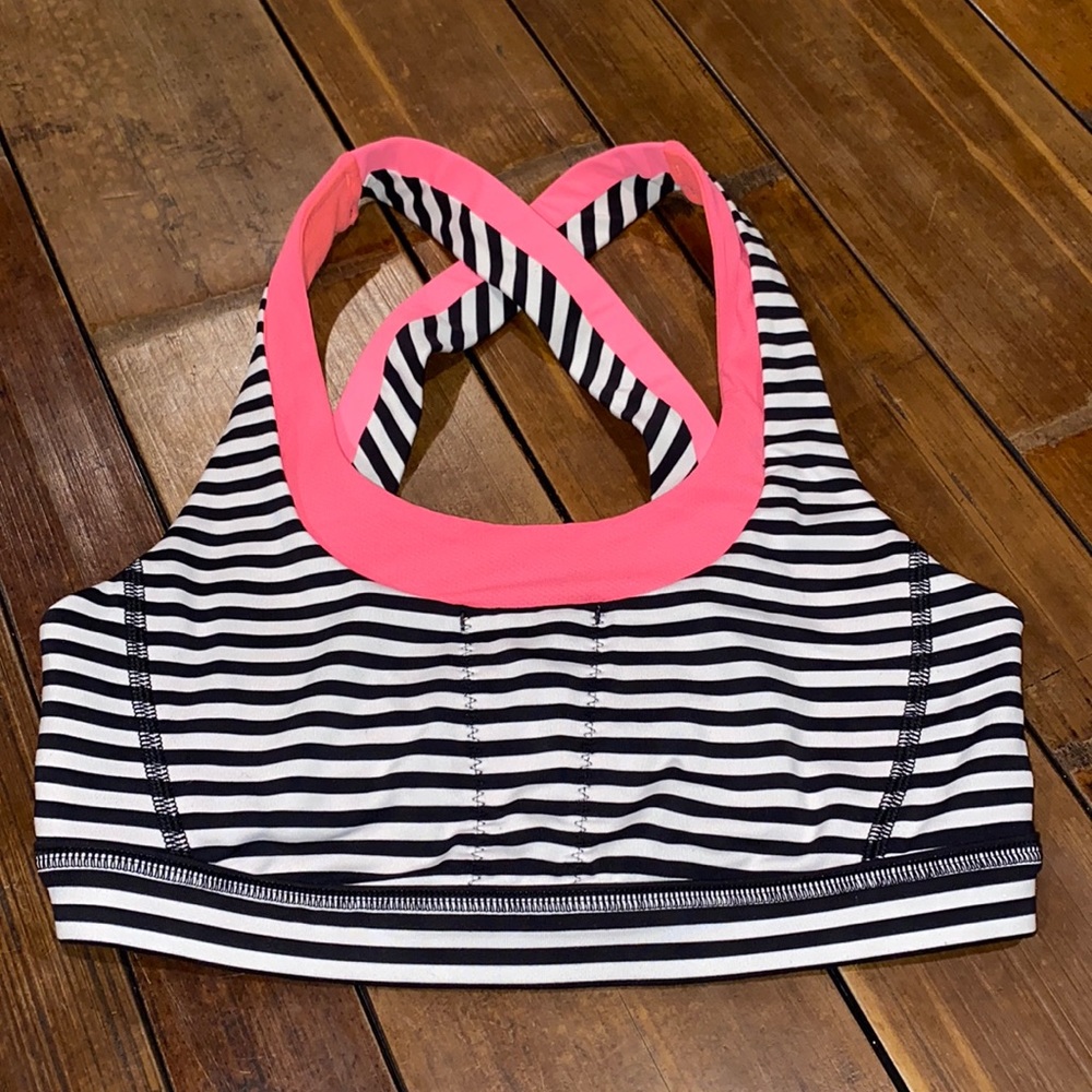 lululemon racerback sports bra Sz 4 gently loved